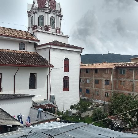 Hostel El Encanto Guatapé Buitenkant foto